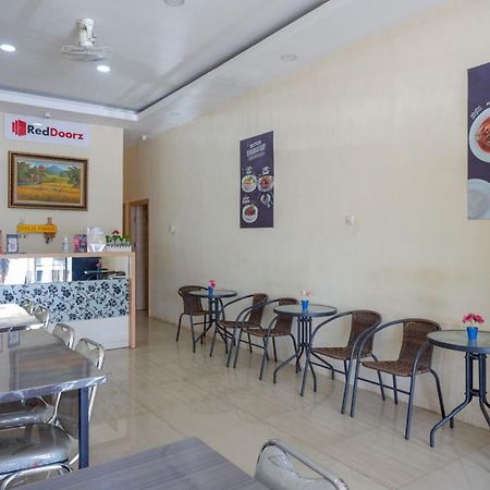 Reddoorz Plus @ Losari Makassar Exterior photo