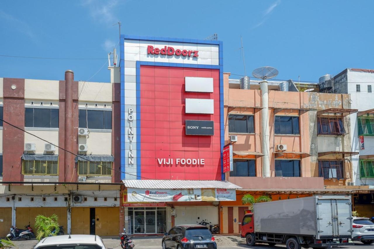 Reddoorz Plus @ Losari Makassar Exterior photo